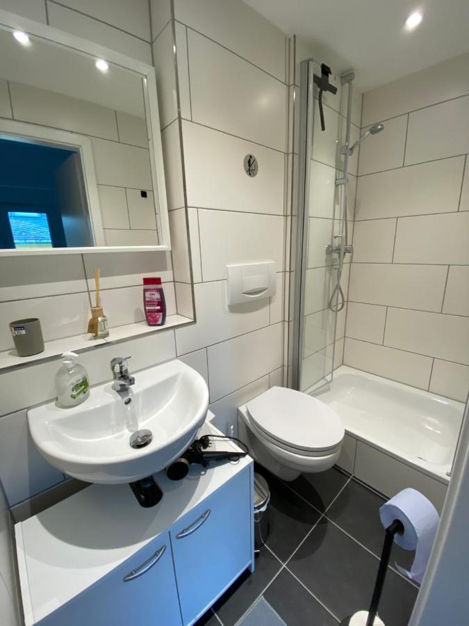 Koblenz - Eigenes Bad,Kueche - Wifi - Parkplatz - 2 Og Apartment Luaran gambar